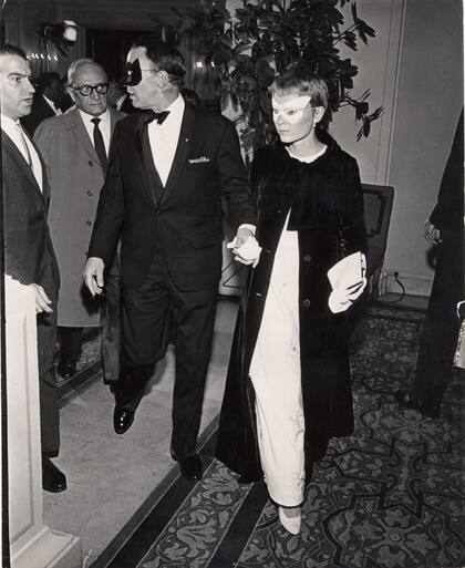 Frank Sinatra y su mujer, una jovencísima Mia Farrow