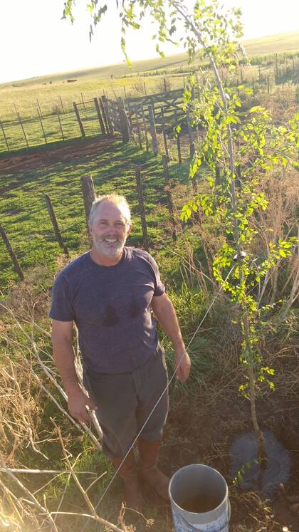 Hernán Alejandro Graciarena, productor: "Tengo 200 vacas que en estos momentos las tengo que asistir para que sobrevivan"