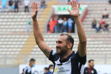 Hernán Barcos es el capitán y uno de los jugadores más experimentados de Alianza Lima