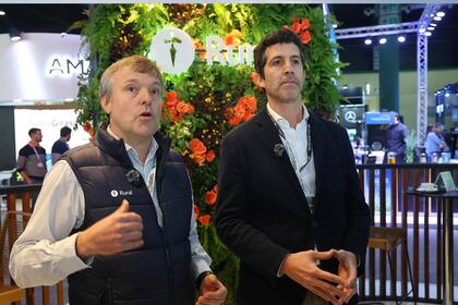 Hernán Busch, gerente de Agronegocios de Galicia, y Agustín Bergés, gerente comercial de LA NACION