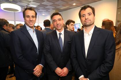 Hernán Castro (Cushman & Wakefield), Fernando Novoa (Newmark) y Rafael Valera (Cushman & Wakefield).