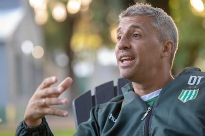 Hernán Crespo, el entrenador de Banfield volvió a la Argentina, tras su paso por Parma