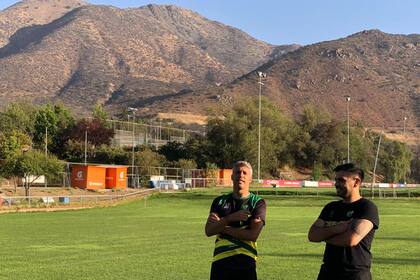 Hernán Crespo en una práctica en Santiago, cuando todavía Defensa tenía intenciones de jugar el partido ante Coquimbo por la semifinal de la Copa Sudamericana