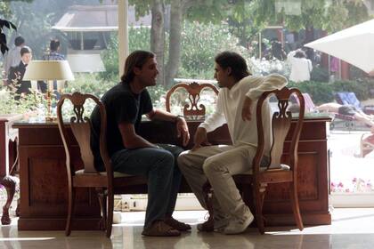 Hernán Gumy y Mariano Zabaleta conversan en el hotel en el que se alojó Argentina en Chile, después de los incidentes