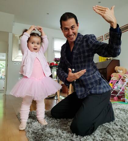 Hernán junto a su hija, Josephine.