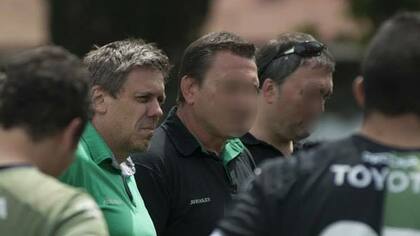 Hernán Mendoza junto a su compa?eros de equipo de rugby