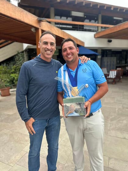Hernán Rey, junto con su alumno campeón del LAAC, Mateo Pulcini
