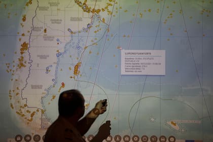 Herramienta que utiliza la prefectura a través de radares satelitales para el control marítimo. Con esta aplicación detectan y controlan a los barcos pesqueros para que no entren dentro de las 200 millas marinas argentinas.