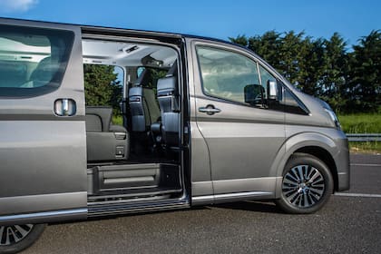 La Toyota Hiace Wagon que trasladó a Sergio Massa en varias oportunidades tiene dos infracciones de tránsito