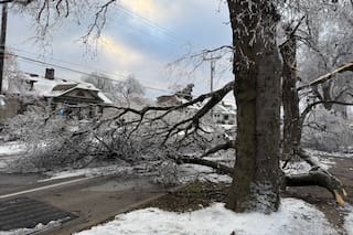 Hielo en autopistas deja a conductores varados en Mississippi; persisten bajas temperaturas en EE. UU.