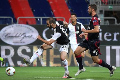 Higuaín fue titular en Juventus, que ya piensa en la Champions League