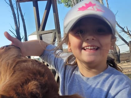 Hija de una familia ligada al campo, aprende el negocio en ferias del sur de Córdoba