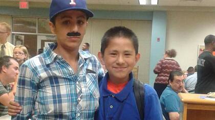 Hijo y madre en el colegio