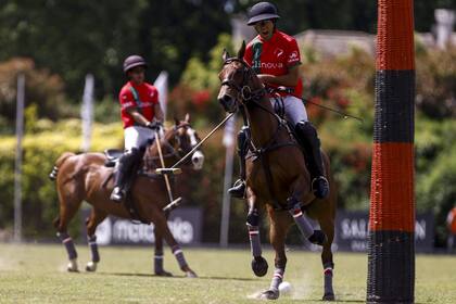 Hilario Ulloa es el único jugador de rendimiento aceptable en La Irenita-La Hache; Francisco Elizalde y el resto del equipo están desconocidos.