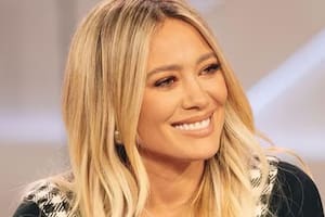 Hilary Duff anunció que está embarazada de su cuarto hijo con una postal familiar navideña