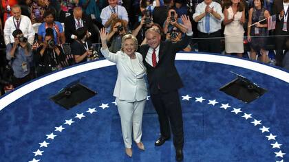 Hillary Clinton compartió el escenario con su candidato a vice, Tim Kaine