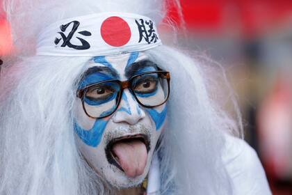 Hincha japonés en el partido Japón frente a Polonia