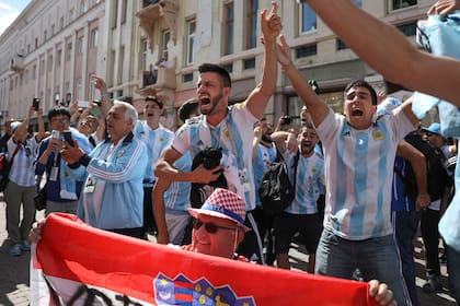 Hinchas argentinos en el centro de Nizhny Novgorod, para el partido que jugaron Argentina y Croacia, en la fase de grupos de Rusia 2018