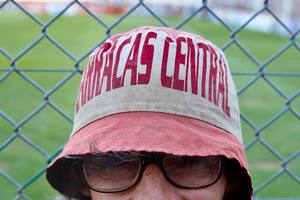 Hinchas de Barracas Central en el estadio Chiqui Tapia