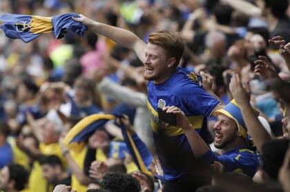 Hinchas de Boca ya alientan desde la tribuna