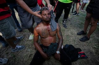 Hinchas y policía chocan en aeropuerto de Río durante la salida de Flamengo a la final de la Libertadores
