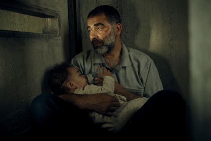 Hisham Suleiman es Ayoub en Red Alert