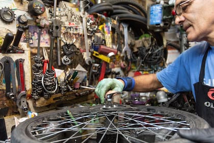Historia de la bicicletería familiar de los Busato, en Chacarita