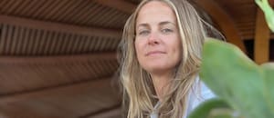 El dolor de la muerte la hizo acompañar, con yoga y alimentación, a mujeres en su fertilidad