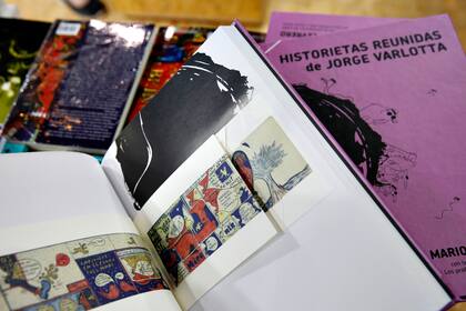 "Historietas reunidas de Jorge Varlotta", de Mario Levrero, en dos stands de la Feria