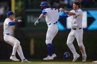 Hit de Swanson en extrainnings da a Cubs triunfo 8-7 ante Filis que hilan nueve derrotas