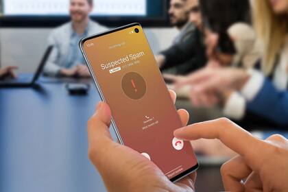 Hiya es una app que avisa cuando otros s reportaron un número de teléfono como de spam o fraude
