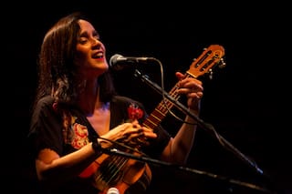 Julieta Venegas encantó al público en un show íntimo en un bar de Palermo
