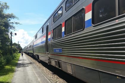 Hochul afirmó que mantiene el análisis de mejoras ferroviarias a corto y largo plazo