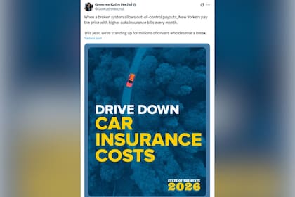 Hochul anunció medidas para frenar el aumento en las primas de seguros de automóvil