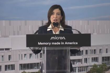 Hochul asistió a la inauguración de las obras de la megafábrica de Micron en Nueva York