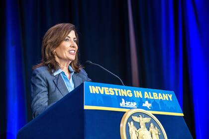 Hochul incrementará los controles de sobriedad y dispondrá de patrullajes adicionales en Nueva York
