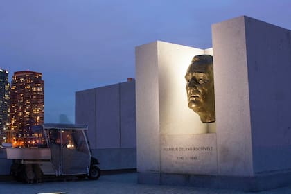 Hochul instó a una reflexión en el Día de los Presidentes