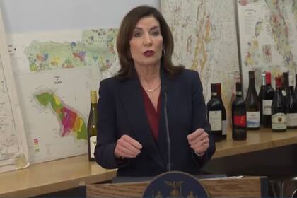 Hochul pidió reembolsos millonarios por los impactos de aranceles de Trump en Nueva York