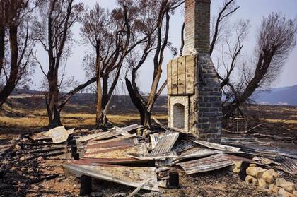 Hogares reducidos a cenizas en Snowey Valley, Australia.