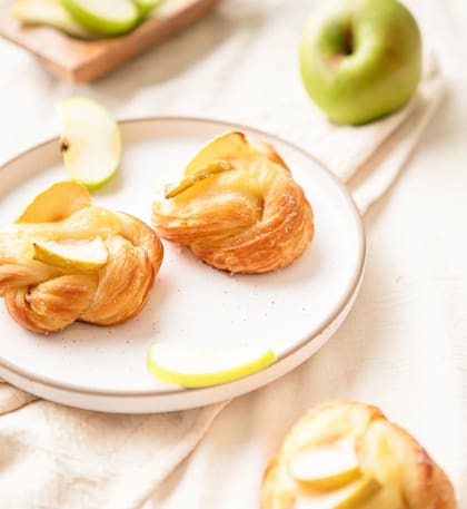 Hojaldradas con pastelera y manzana por La Mantequería