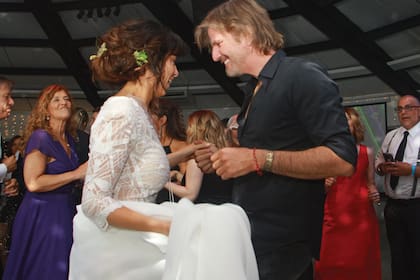 Facundo Arana felicitó a la novia, su gran amiga.