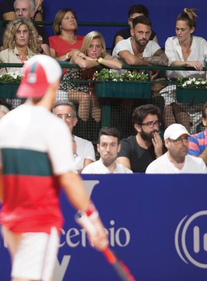 Euge vivió el encuentro con muchos nervios. Fue un partido que quedará para siempre en la memoria de su enamorado: salvó cuatro match points con una sola pierna, debido a un pequeño desgarro que sufrió dentro del court y que le impidió presentarse a jugar la semifinal del torneo.