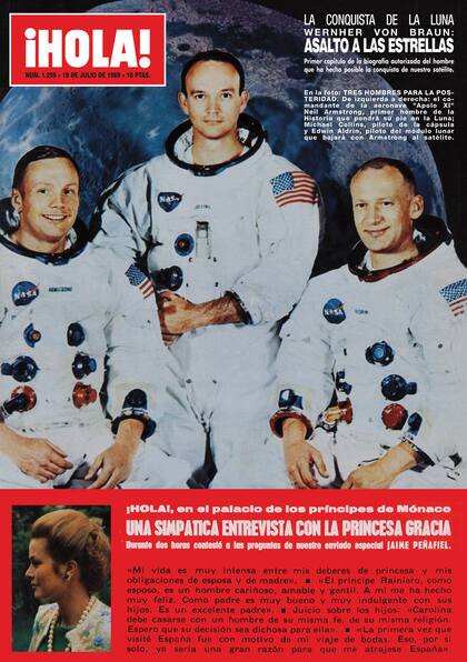 La tapa icónica con los miembros de la tripulación (a la izquierda de la imagen, Neil Armstrong junto a Michael Collins y Edwin Aldrin)