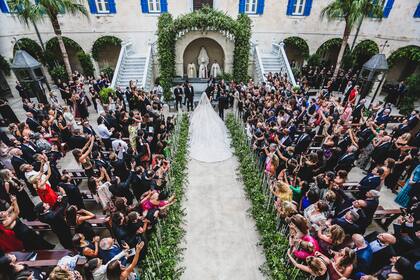 La ceremonia tuvo lugar en Bkerke, en el patriarcado de Antioquía de los Maronitas (Iglesia católica oriental que acepta la autoridad del Papa), y el patriarca maronita del Líbano, muy cercano a la familia Saab, celebró el enlace según el ritual tradicional.