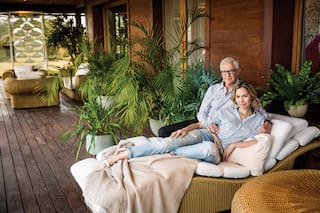 Eduardo Costantini. Nos recibe en su casa y presenta a su novia, 43 años menor