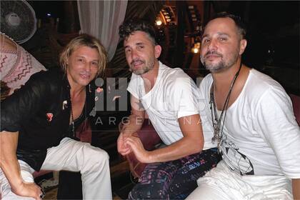 Junto a sus invitados famosos, Nahuel Mutti y Aíto de la Rúa.