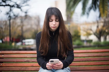 “Hola, ¿cómo estás? Me apena mucho tener que escribirte por esto”, decía el menaje por el que Clara se entero que sus fotos circulaban en Twitter