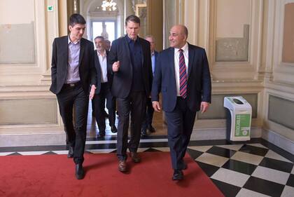 El jefe de Gabinete, Juan Manzur, recibió a Andrés Palau y a la delegación evangélica en la Casa Rosada