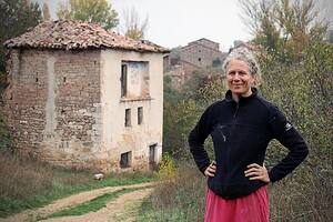 Una pareja compró un pueblo abandonado hace 50 años y lo reconvirtió de una forma impensada