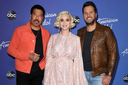 Lionel Richie, Katy Perry y Luke Bryan en la presentación de la nueva temporada de American Idol, el longevo reality del que forman parte como estelar jurado